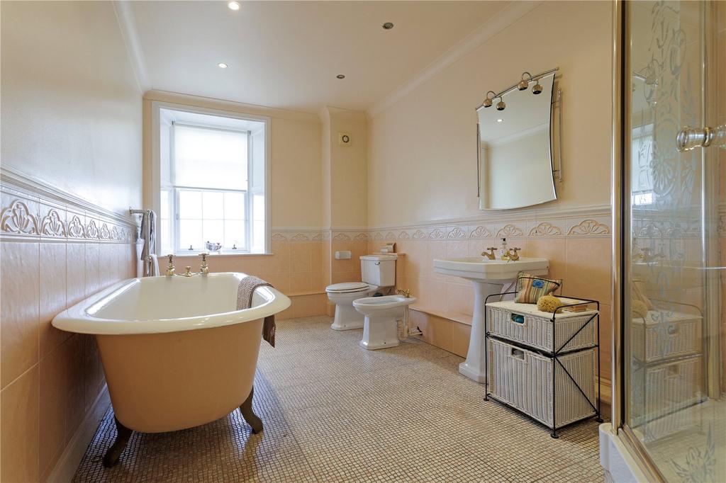 En Suite Bathroom