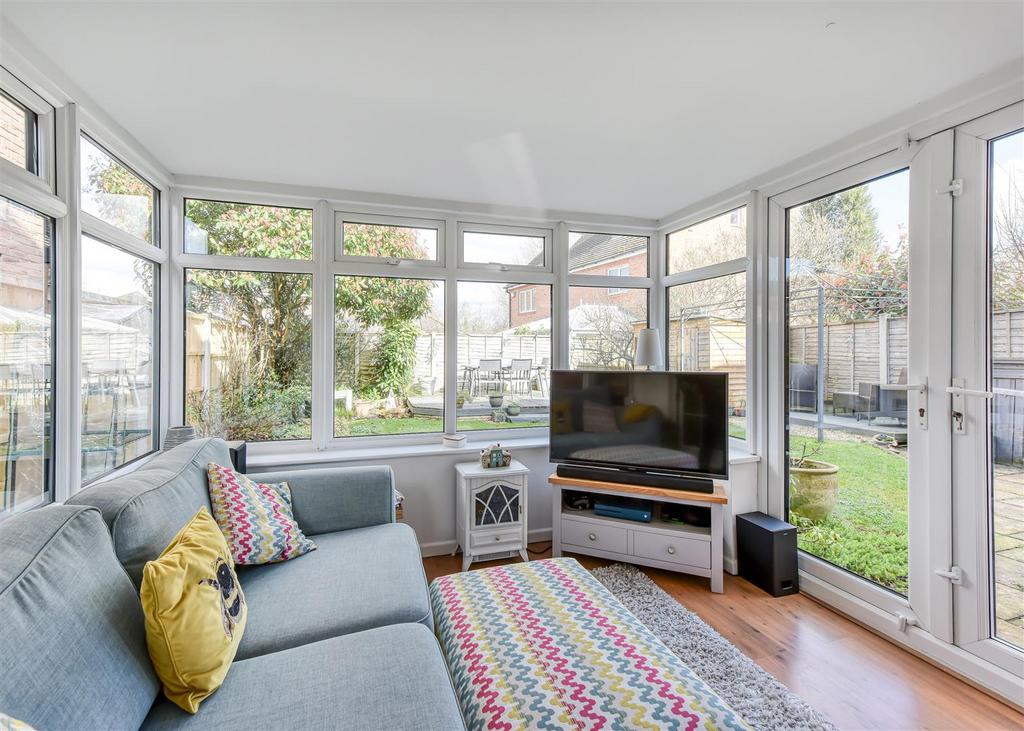 3 Riverside Gardens-garden room.jpg