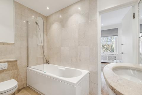 4 bedroom flat for sale, Courtfield Gardens, Earls Court, London