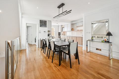 4 bedroom flat for sale, Courtfield Gardens, Earls Court, London