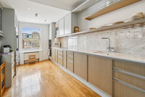 4 bedroom flat for sale, Courtfield Gardens, Earls Court, London