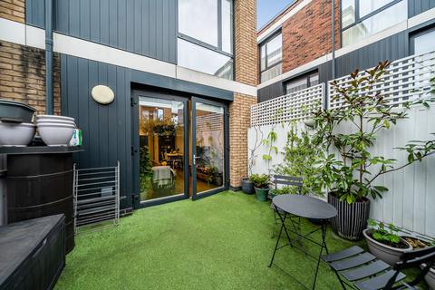 4 bedroom end of terrace house for sale, Calvert Road, London