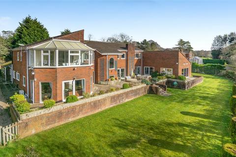 Lynwood, Hale, Altrincham, Greater Manchester, WA15