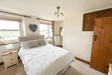 3, Starmire Gill Lane, Cowling, Keighley, BD22 0LT