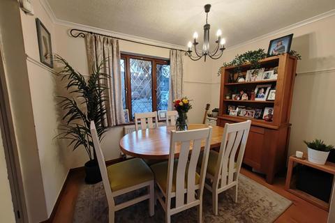 54 Bridport Close, Lower Earley, Reading, RG6 3DG
