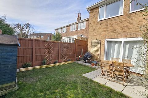 3 bedroom semi-detached house for sale, Gillotts Close, Bingham, Nottingham