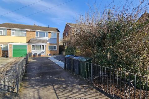 3 bedroom semi-detached house for sale, Gillotts Close, Bingham, Nottingham