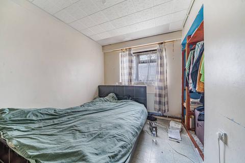 3 bedroom maisonette for sale, Birch Close, Canning Town, London, E16