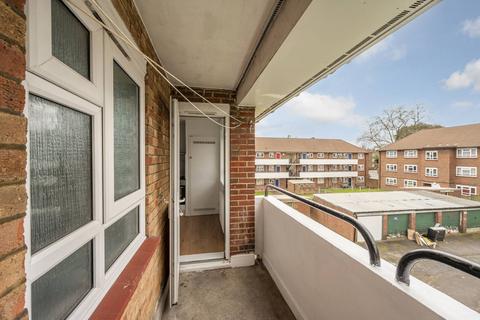 2 bedroom flat to rent, Poplar Court, Wimbledon, London, SW19