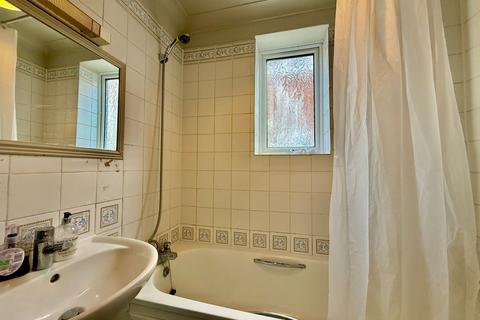 10 Waller Road, Beaconsfield, HP9 2HE