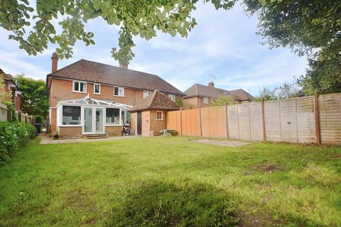 10 Waller Road, Beaconsfield, HP9 2HE