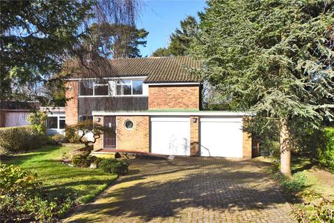 4 bedroom detached house for sale, Heights Close, Banstead, Surrey, SM7