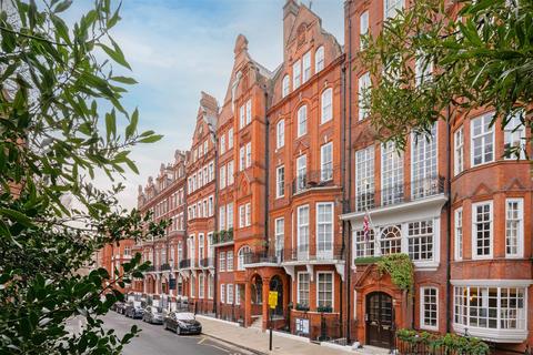 3 bedroom penthouse for sale, Cadogan Square, Knightsbridge, SW1X.