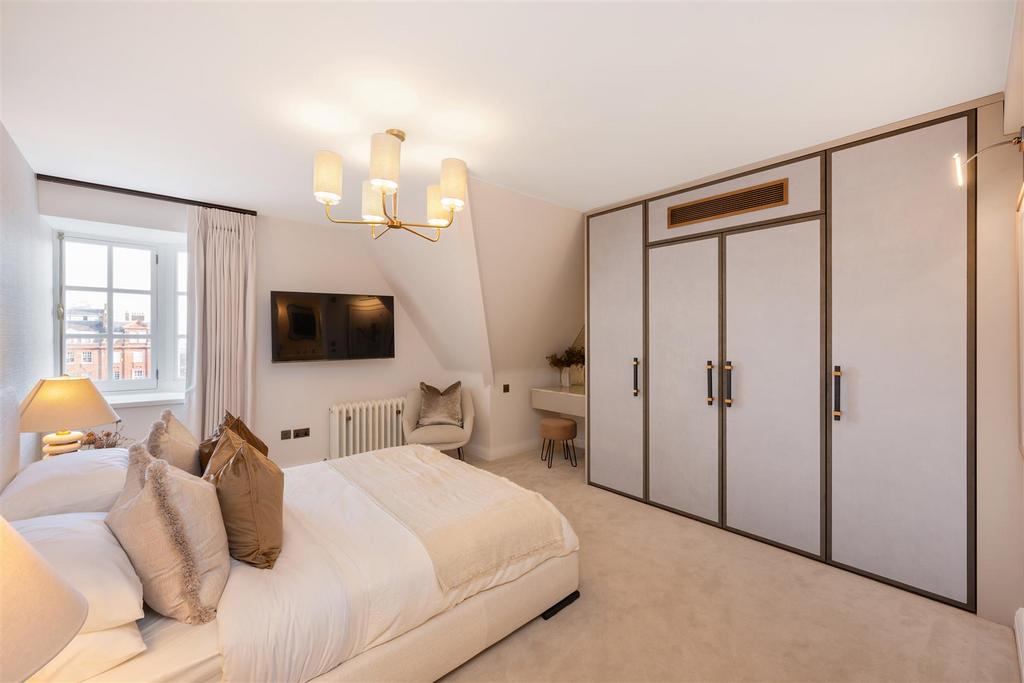 Flat 12, 70-72 Cadogan Square Hi-26.jpg
