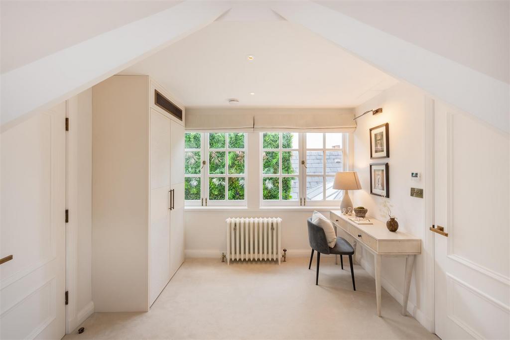 Flat 12, 70-72 Cadogan Square Hi-19.jpg