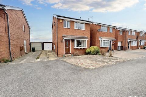 3 bedroom detached house for sale, Leeds Road.Shawcross.Dewsbury