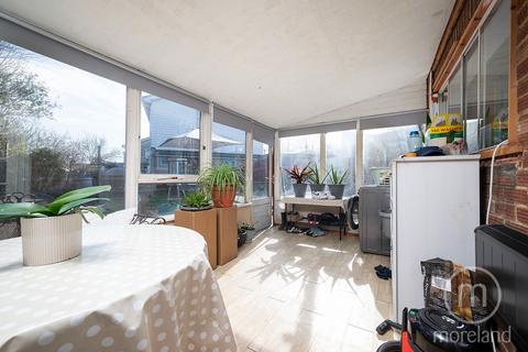 3 bedroom end of terrace house for sale, Wallcote Avenue, London NW2