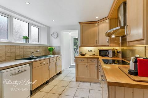 4 bedroom semi-detached house for sale, Mereworth Drive, London