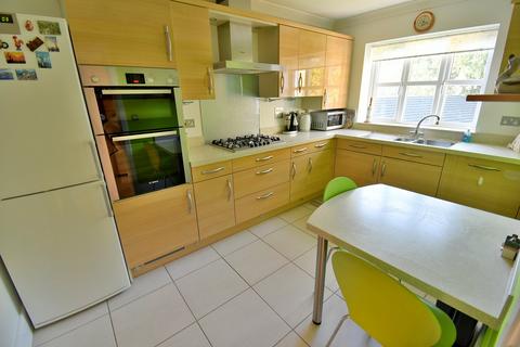 3 bedroom apartment for sale, Manor Close, Ferndown, BH22