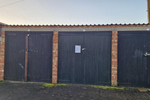 Garage to rent, Station Road, Kingswood BS15