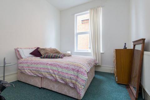 1 bedroom flat to rent, Grove Avenue, Moseley, B13 9RX
