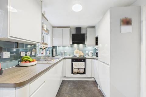 9 Straw View, Bradford, BD10 8WY