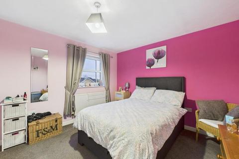 9 Straw View, Bradford, BD10 8WY