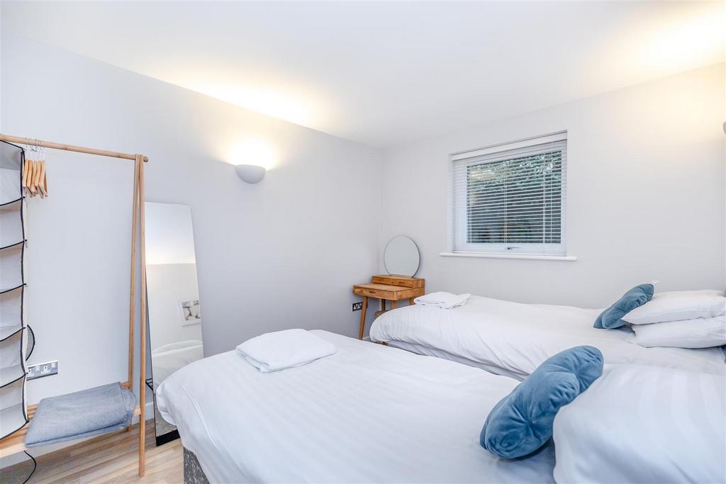8629578-interior17.jpg