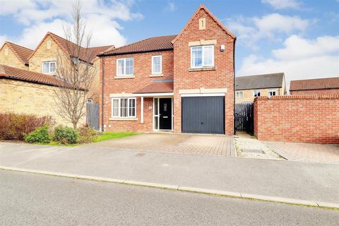 4 bedroom detached house for sale, Chatsworth Drive, Elloughton