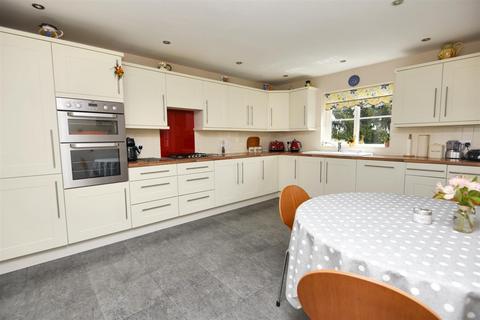 4 bedroom detached house for sale, Bourton, Gillingham