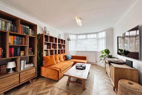 43 Walton Gardens, Folkestone, CT19 5PR