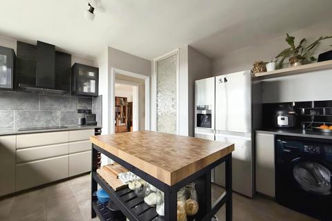 43 Walton Gardens, Folkestone, CT19 5PR