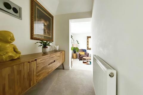 43 Walton Gardens, Folkestone, CT19 5PR