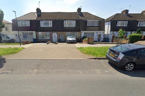 3 bedroom semi-detached house to rent, Mollison Way, Edgware HA8