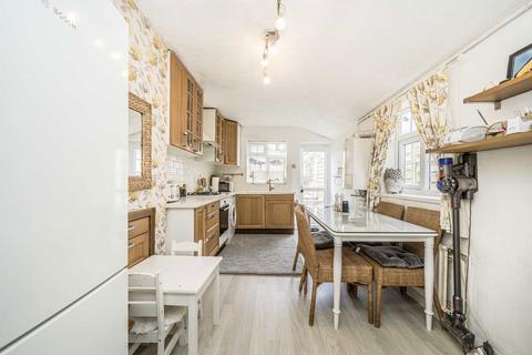 2 bedroom end of terrace house for sale, Shakespeare Road, London NW7