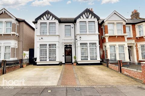 4 bedroom end of terrace house for sale, Seymour Gardens, Ilford