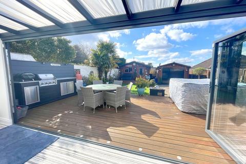 3 bedroom chalet for sale, Dorchester Road, Oakdale, Poole, BH15