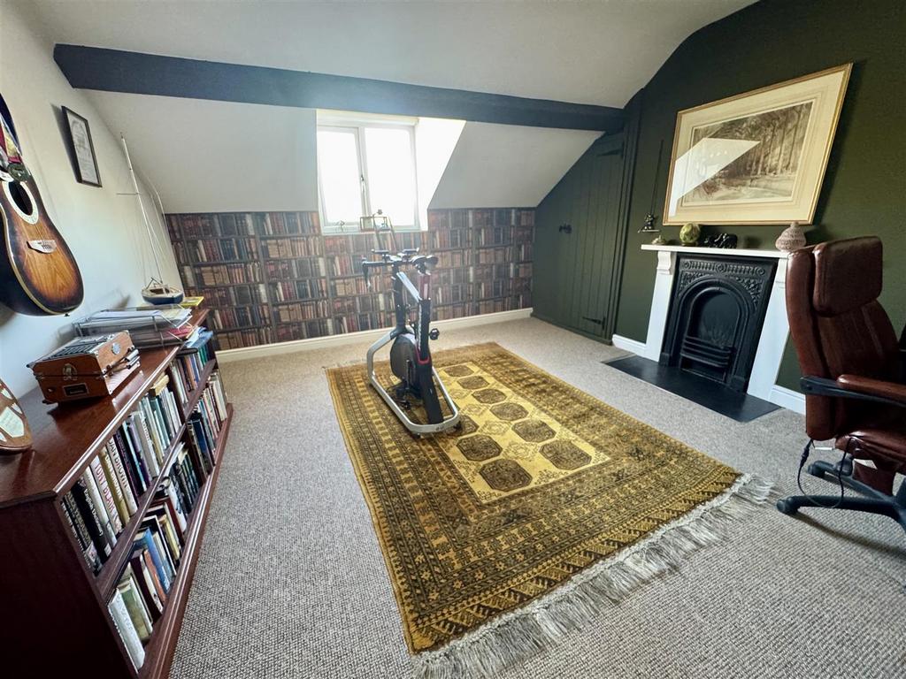 Bedroom 6/Office
