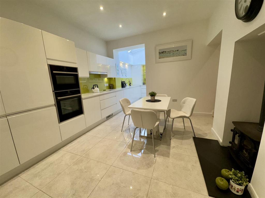 Breakfast Kitchen