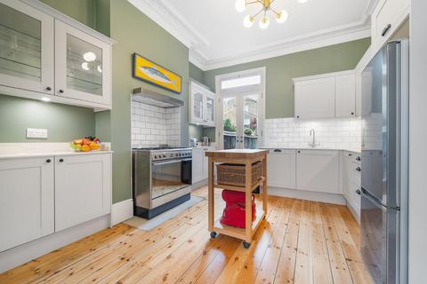 12 Raeburn Street, London, SW2 5QU