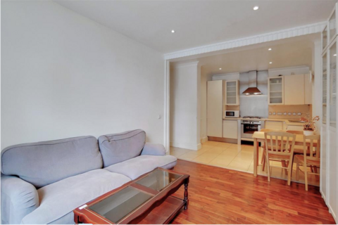 2 bedroom flat to rent, Bloomsbury Mansions