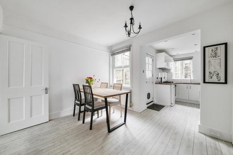 22 Latimer Road, Godalming, GU7 1BW