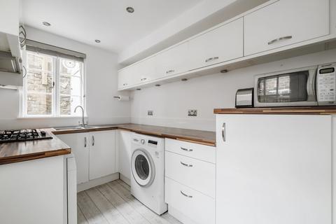 22 Latimer Road, Godalming, GU7 1BW