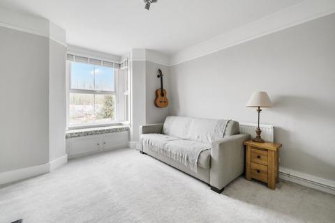 22 Latimer Road, Godalming, GU7 1BW