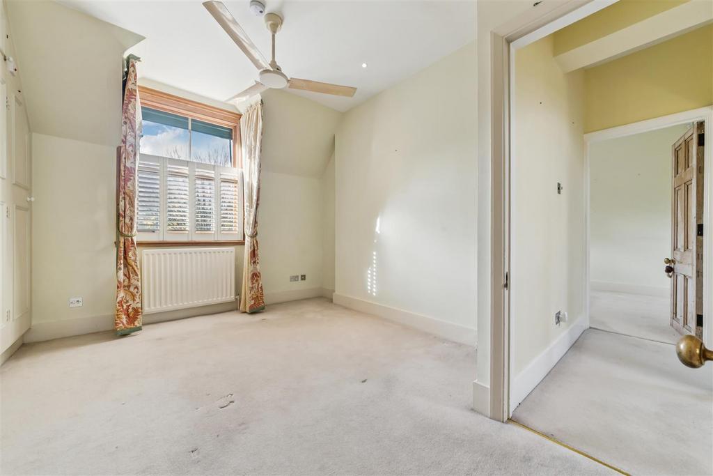 Grove Park Gardens, W4 - FOR SALE