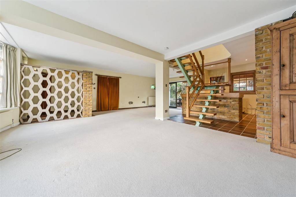 Grove Park Gardens, W4 - FOR SALE