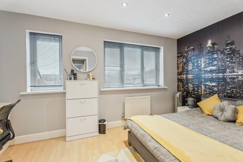 259 Tolcarne Drive, Pinner, HA5 2DW
