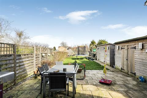 37 Cherry Tree Road, Chinnor, OX39 4QZ