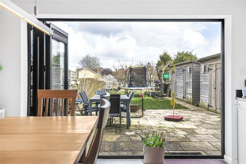 37 Cherry Tree Road, Chinnor, OX39 4QZ