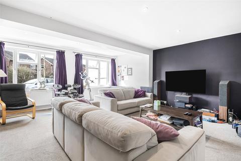 37 Cherry Tree Road, Chinnor, OX39 4QZ